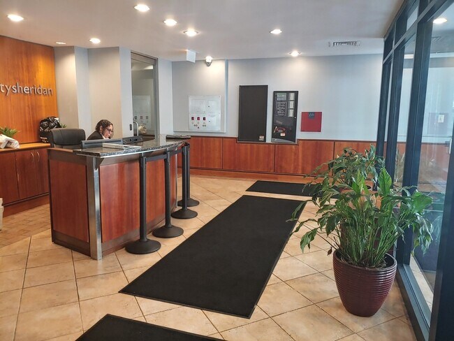 Foto del edificio - 6030 N Sheridan Rd
