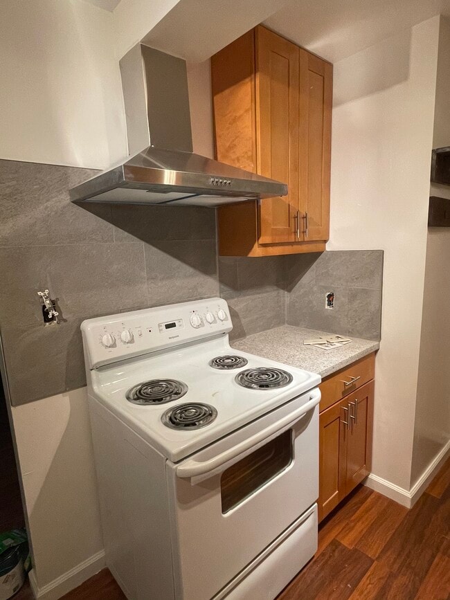 Building Photo - 2009 McGee Ave