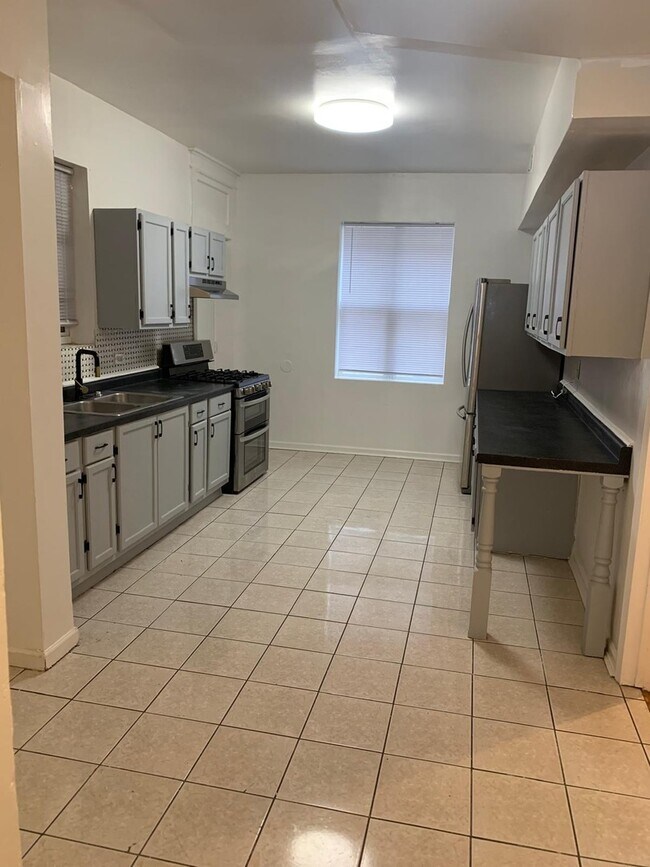 Building Photo - 4841 S Evans Ave