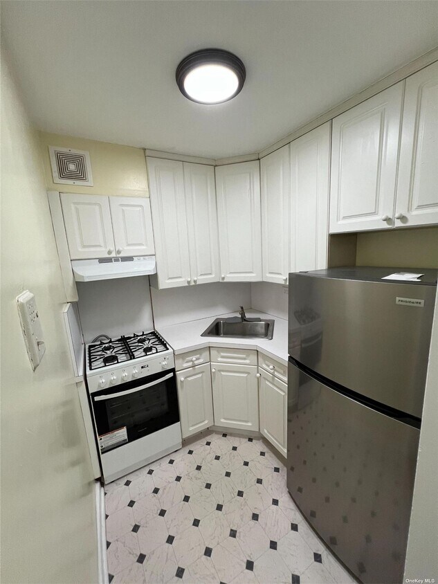 Building Photo - 172-70 Highland Ave