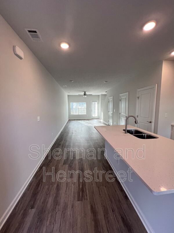 Building Photo - 5006 Mimosa Dr
