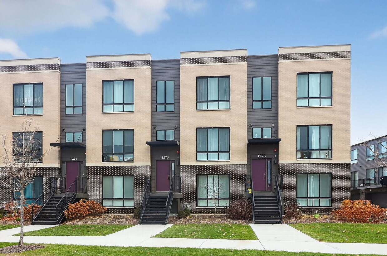 Foto principal - 1276 Lakepointe Dr