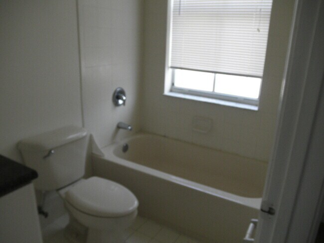 Foto del edificio - Shoma Townhomes
