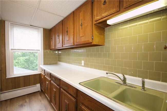 Building Photo - 113 Newland Ave