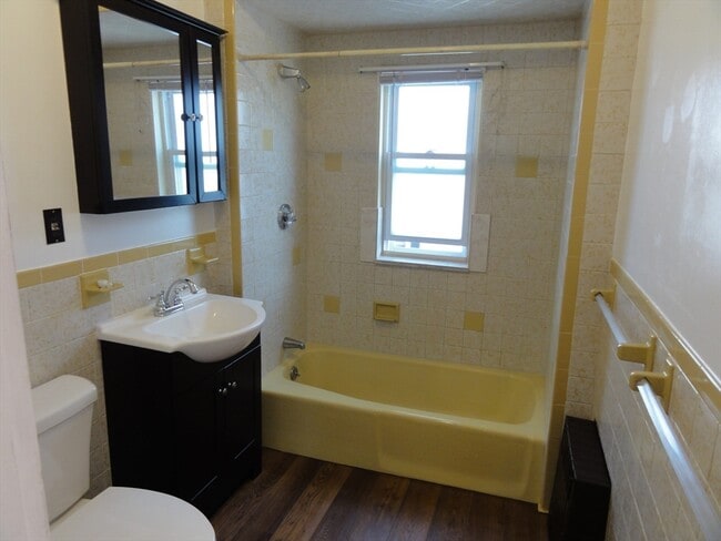 Foto del edificio - 130 Vernal St