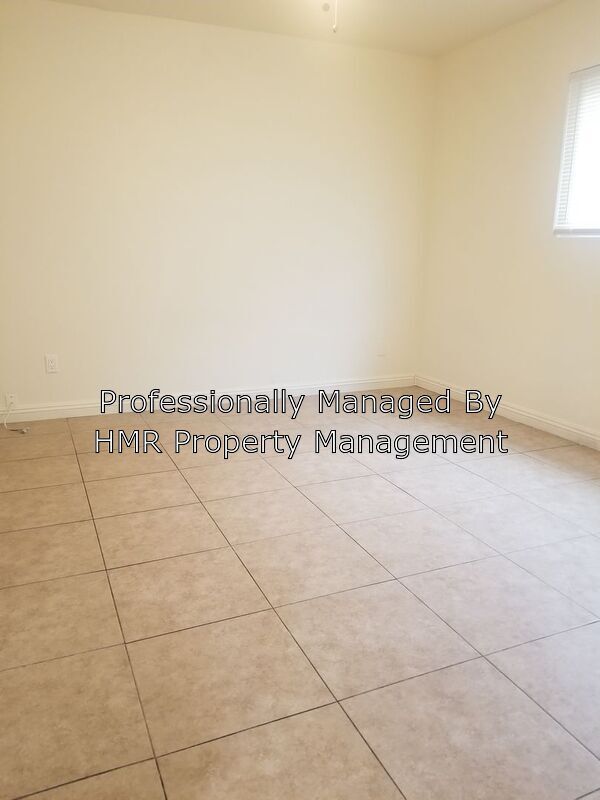 Foto del edificio - 1265 W 4th St