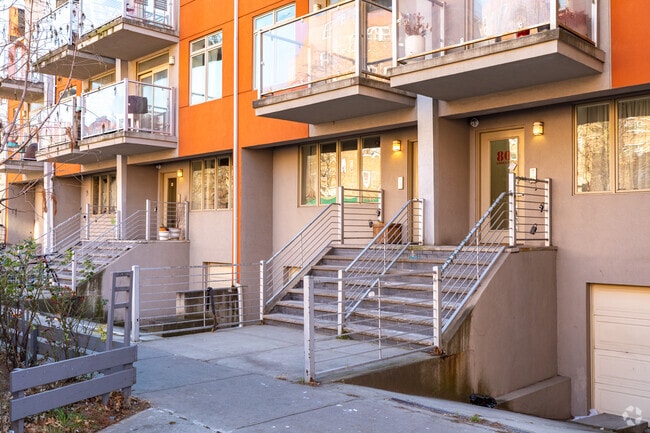 Building Photo - 82 Lorraine St