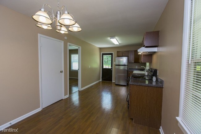 Foto del edificio - 3 br, 1 bath House - 604 Avenue J