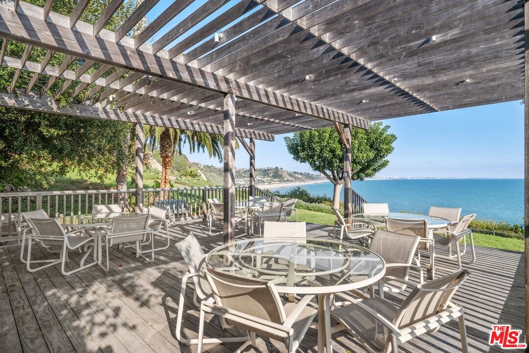 17368 Sunset Blvd Unit PH5, Pacific Palisades, CA 90272 Condo