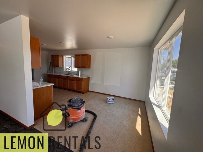 Building Photo - 1512 Landon Ave