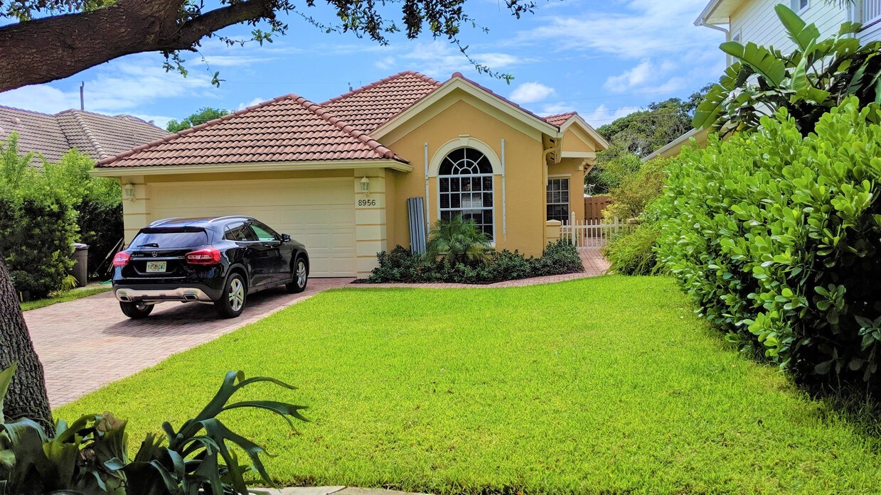 8956 SE Mars Street Hobe Sound FL 33455 - 8956 SE Mars Street  Hobe Sound FL 33455