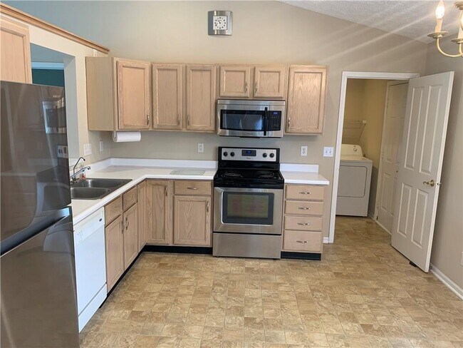 Building Photo - 8335 Bayshore Ln