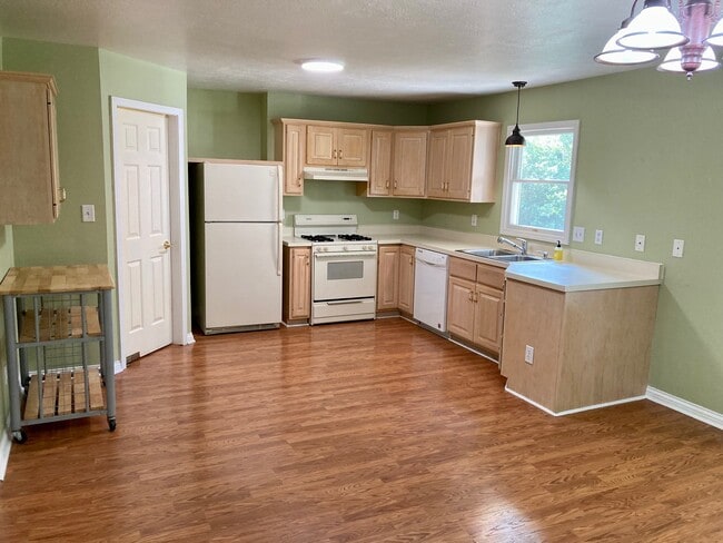 Building Photo - 1685 Decourcy Ct