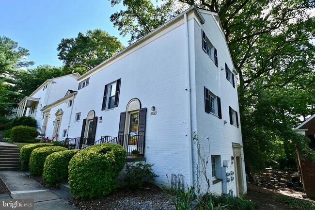 Foto del edificio - 3532 Martha Custis Dr