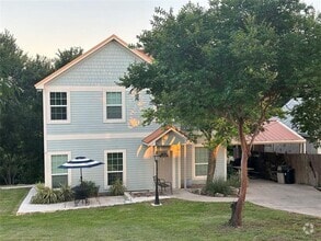 Building Photo - 405 S Lakewood Cir