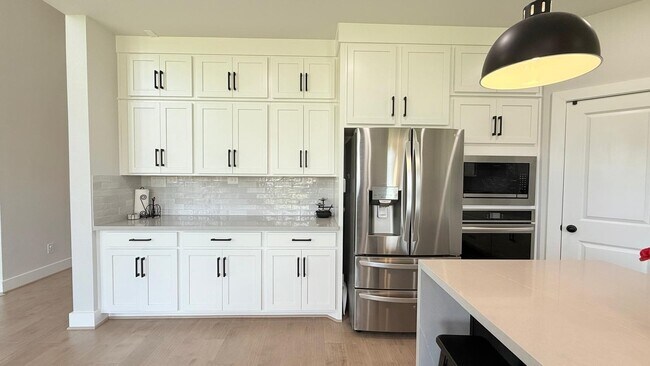 Building Photo - 17051 Luminous Ln