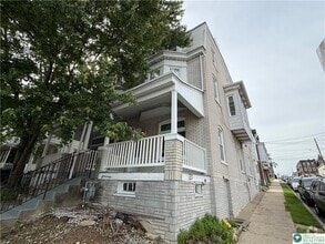 Building Photo - 632 Cleveland St