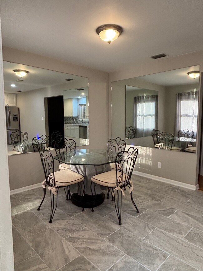 Building Photo - Croydon