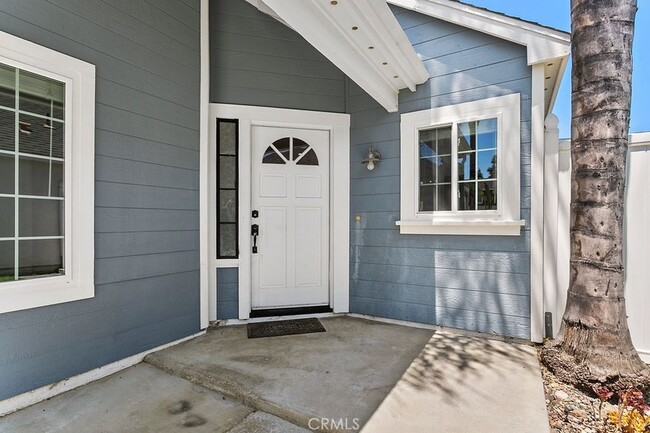Building Photo - 21182 Cedar Ln