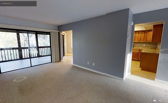 Building Photo - 4 Oakmont Court