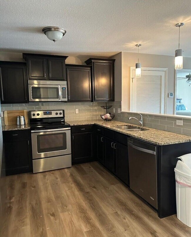 Foto del edificio - 2212 Chapel Hill Rd