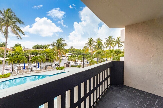 Foto del edificio - 90 Edgewater Dr