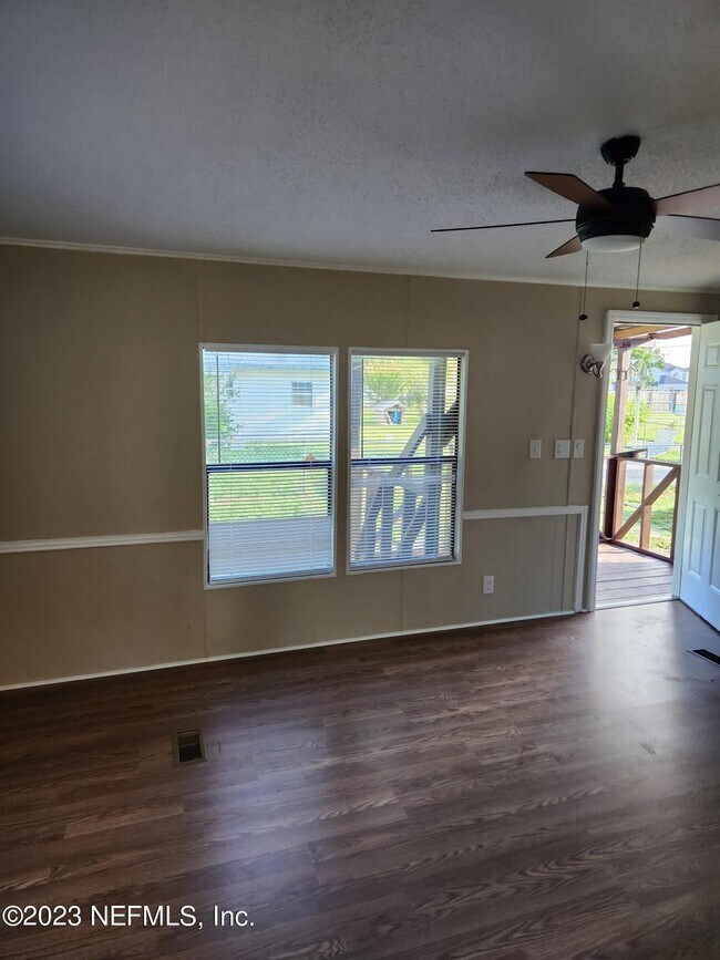 Foto del edificio - 7440 Townsend Rd