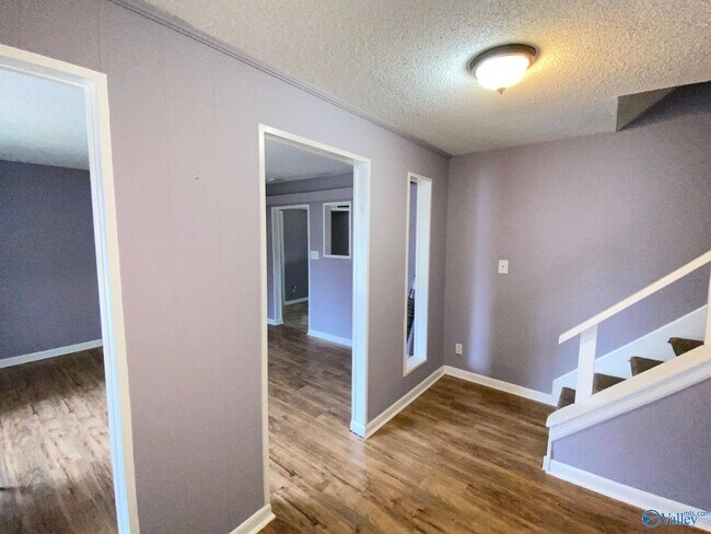 Foto del edificio - 6005 Ellington Rd NW