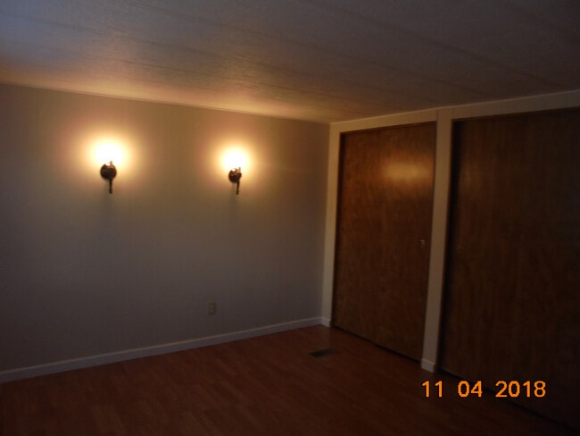 Building Photo - Dana ln