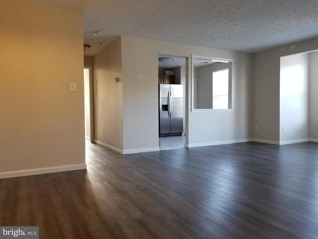 Building Photo - 696 Winding Stream Way