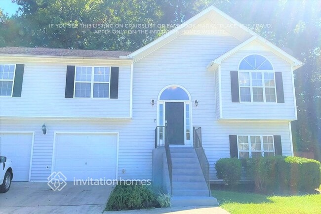 Building Photo - 1722 Graywood Dr SE