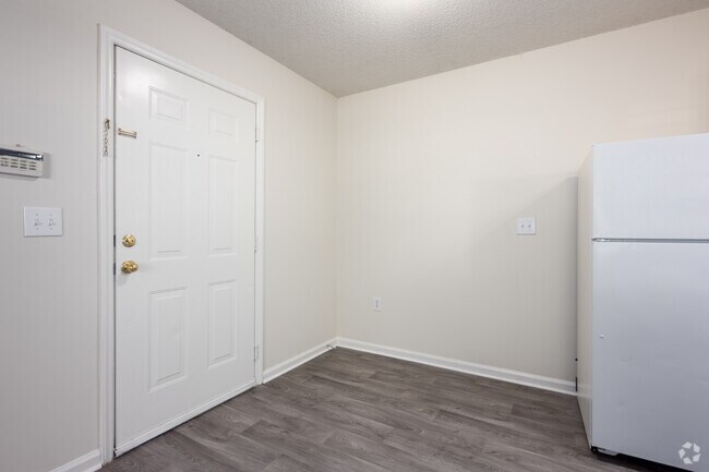 1 dormitorio, 1 baño - 600 pies cuadrados - Comedor - Cross Creek