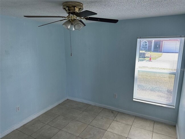 Building Photo - 5 Bedroom Home in Poinciana