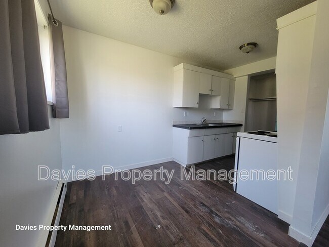 Photo du bâtiment - 15940-15109 109 Ave