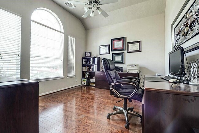 Foto del edificio - 17415 Memorial Blossom Dr