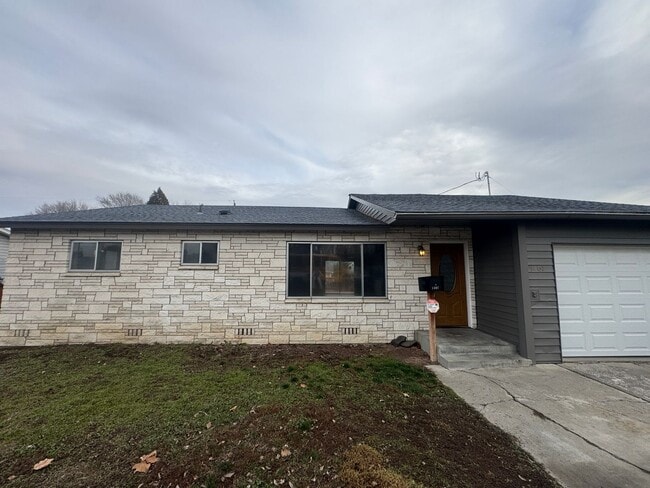 Building Photo - 1407 S 20th Ave