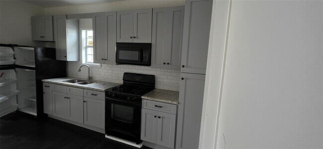 Foto del edificio - 7902 Hudson St