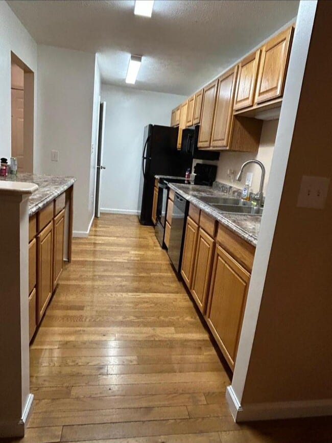 Building Photo - 233 Legends Creek Pl