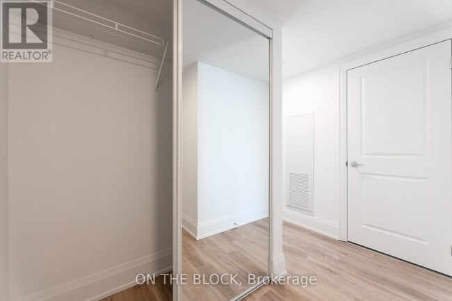 Photo du bâtiment - 556 Marlee Ave