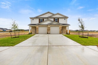 Building Photo - 3803 Hickory Dr