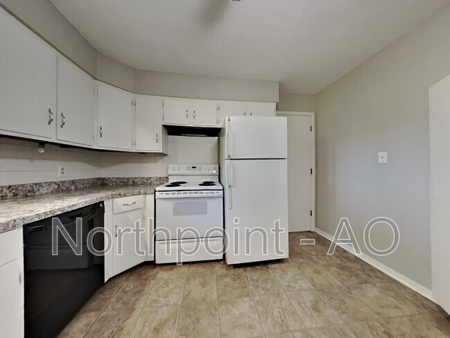 Building Photo - 1507 Westwood Dr