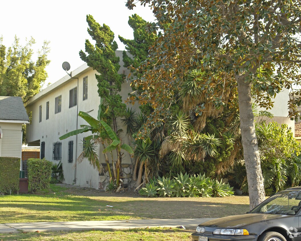 Building Photo - 1036 S Bronson Ave