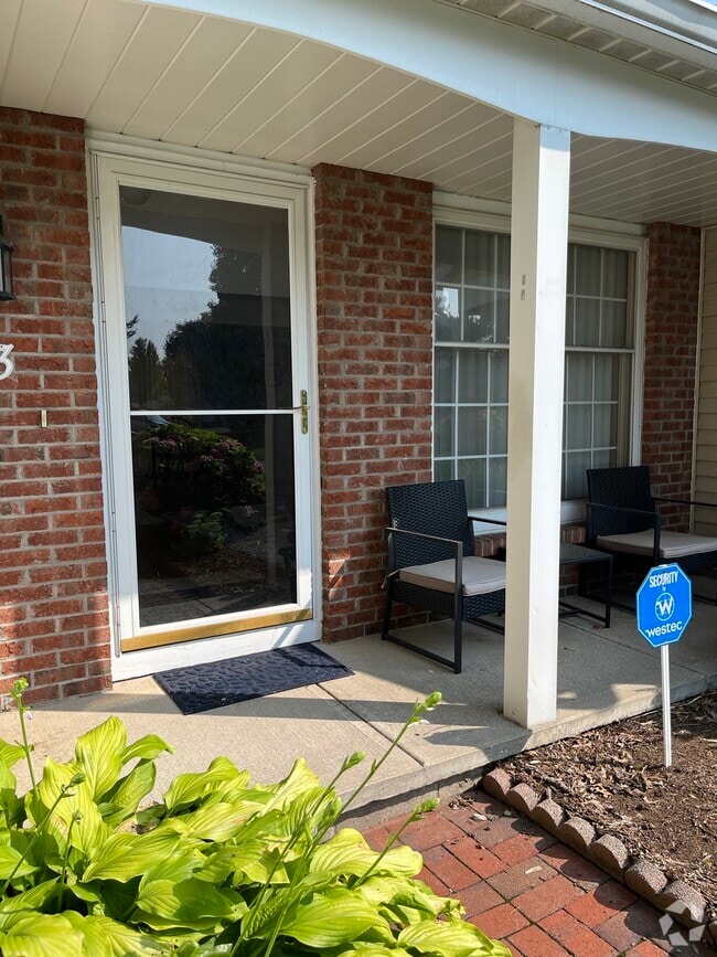 Furnished Townhomes for Rent in Monroe County, NY 2 Townhouses