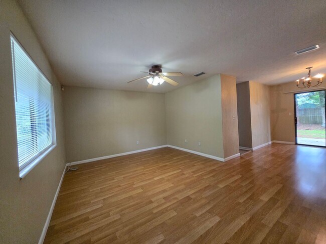 Foto del edificio - 4402 NW 30th Ter