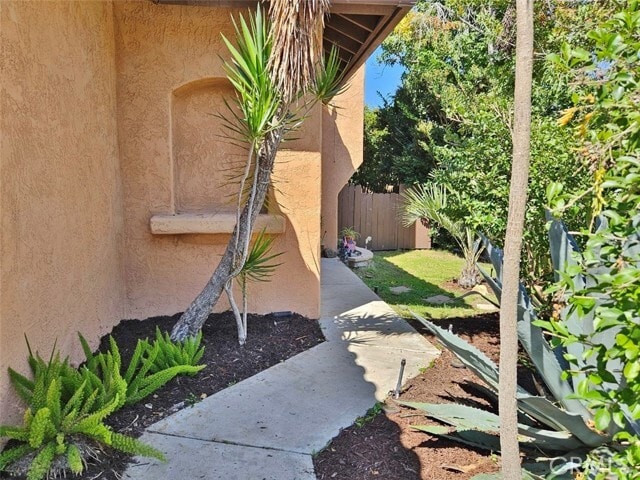 Building Photo - 1603 Calle Las Casas