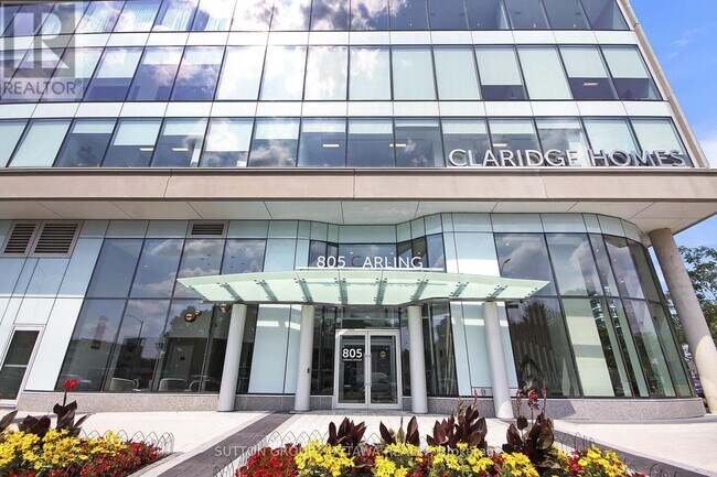 Photo du bâtiment - 805-1805 Carling Ave