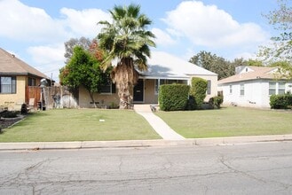 Building Photo - 3005 Spruce St