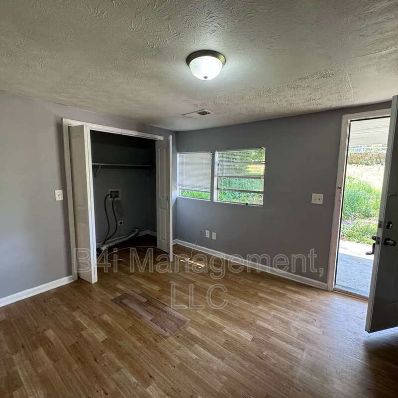 Foto principal - 3175 Washington Rd