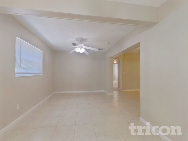 Foto del edificio - 15375 Hopedale Ln