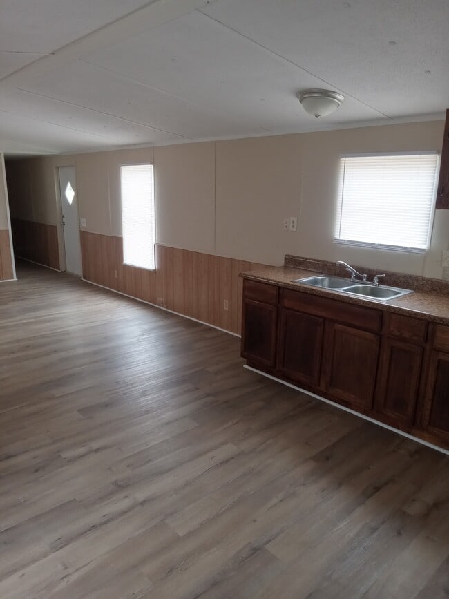 Building Photo - 150 Hurricane Ln